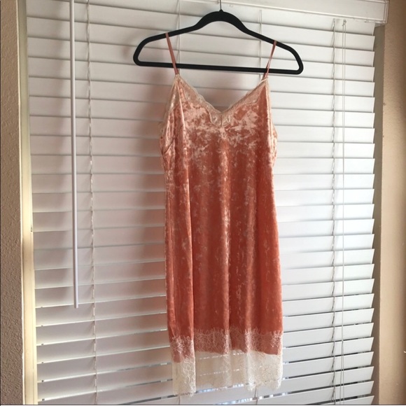 Forever 21 Dresses & Skirts - NWOT Cute Velvet Slip Dress Sz M Never Worn